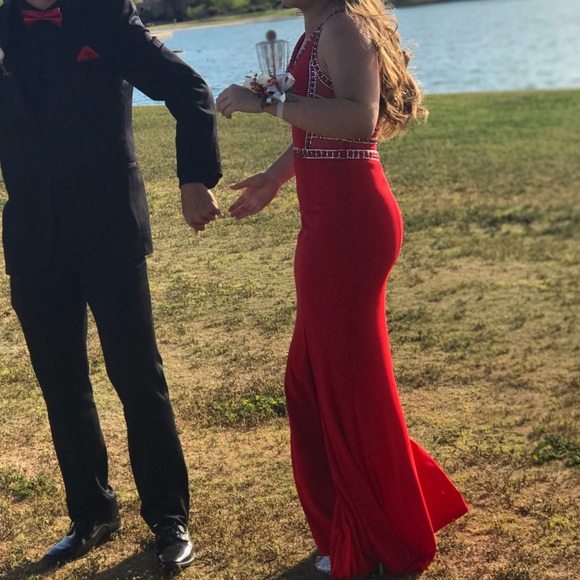 Red Prom/Formal Dress - Picture 2 of 6